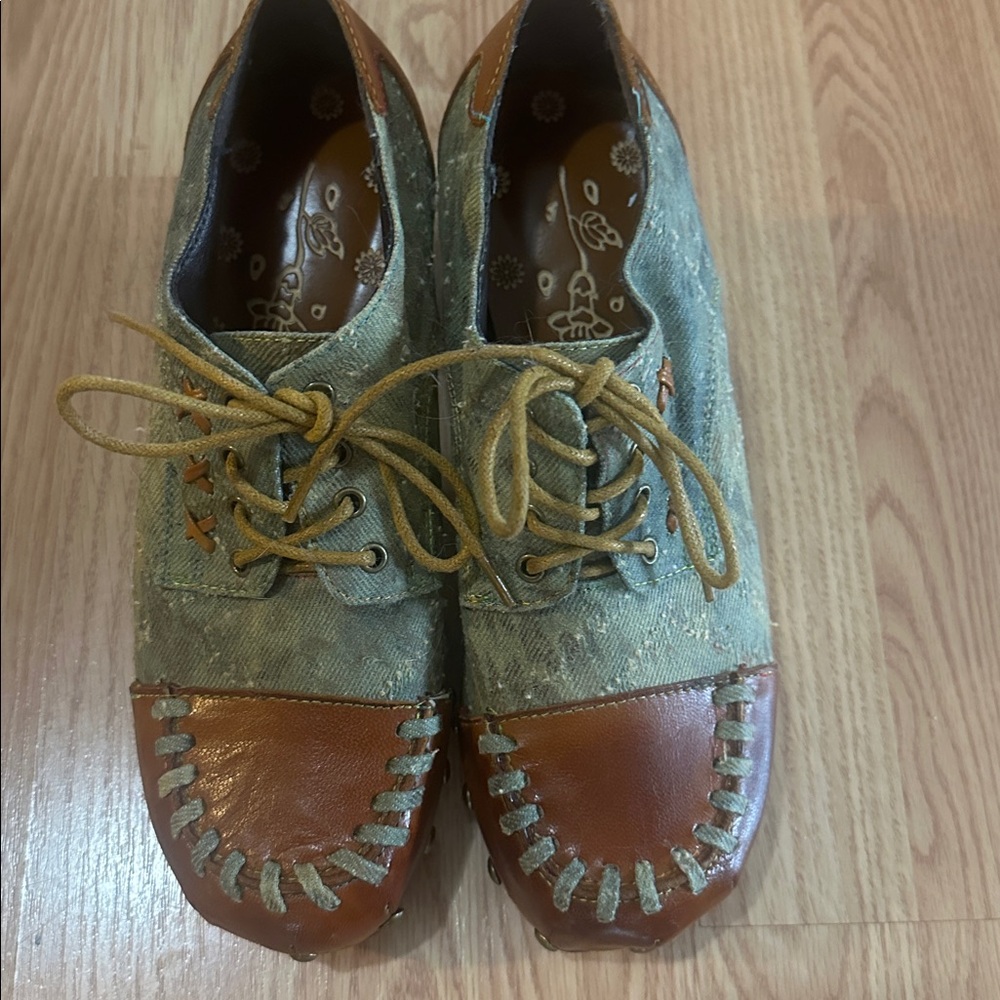 SOFFIA | WHIP-STITCH LEATHER CANVAS PUMP